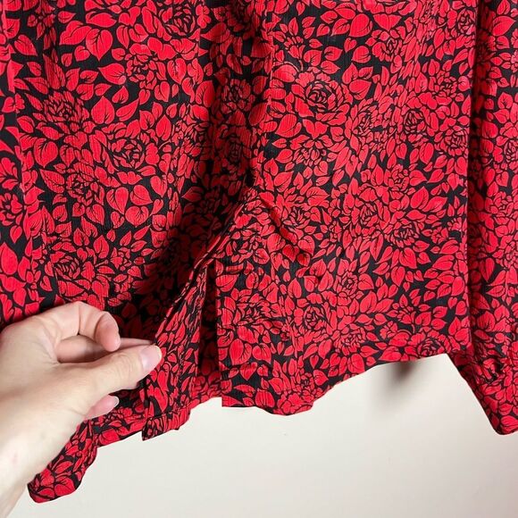 CLEARANCE! Vintage Red/Black Floral Blouse Size 8 VGUC - Picture 4 of 5